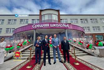 Подарок ко Дню знаний: в Островце открылась новая школа на 510 мест