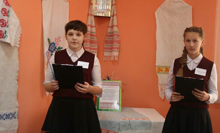 "Музей у чамадане" за лета пабываў ва ўсіх аграгарадках Іўеўскага краю "Музей у чамадане" за лета пабываў ва ўсіх аграгарадках Іўеўскага краю
