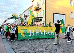 Футбольный вечер под открытым небом: Гродно болеет за «Неман» всей душой