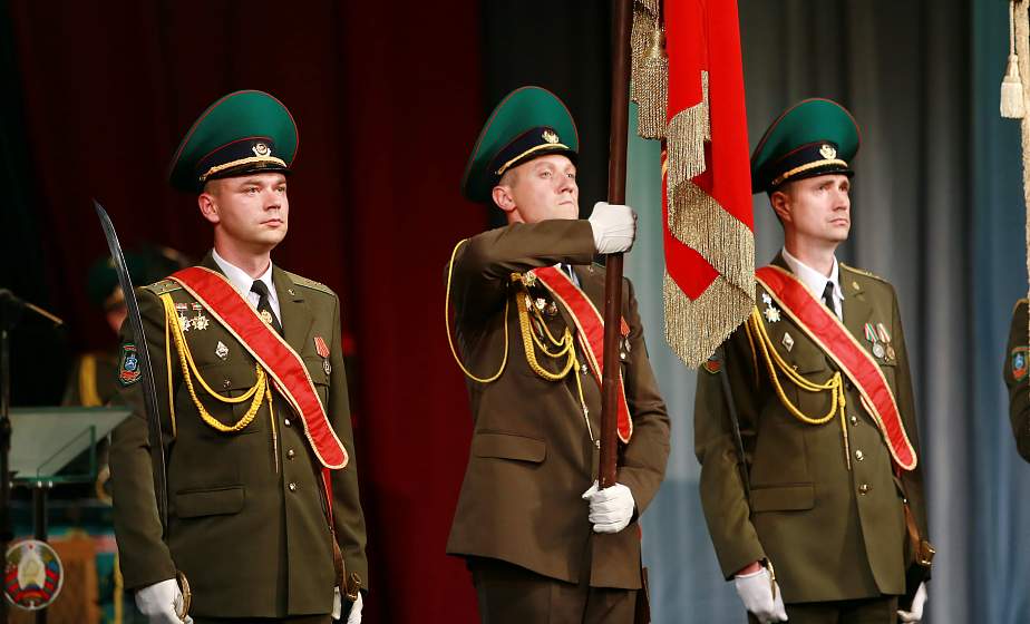 С Днем пограничника! Поздравление Гродненского областного и Гродненского городского исполнительных комитетов, Гродненского областного и Гродненского городского Советов депутатов С Днем пограничника! Поздравление Гродненского областного и Гродненского городского исполнительных комитетов, Гродненского областного и Гродненского городского Советов депутатов