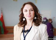 Анна Саросек, директор Гродненского музыкального колледжа: «Белорусам необходимо сплотиться, быть терпимее друг к другу и ни в коем случае не допускать раскола в обществе - этот вывод мы все должны сделать, наблюдая за ситуацией в Украине»