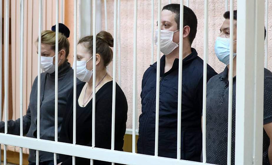 В России вынесли приговоры виновным в пожаре в торговом центре "Зимняя вишня" В России вынесли приговоры виновным в пожаре в торговом центре "Зимняя вишня"