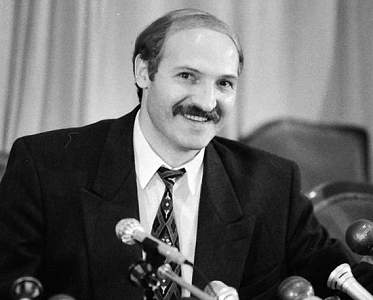 "Ваш ход, глава государства!". Годовщина первой инаугурации Президента Беларуси в 1994 году 