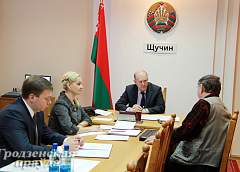 Председатель облисполкома Владимир Кравцов провел прием граждан в Щучине
