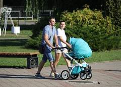 Соцопрос: более 70% белорусской молодежи отмечают высокую ценность семьи