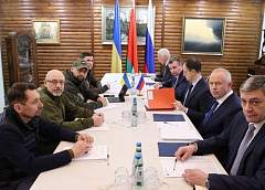 Переговоры между Россией и Украиной продолжаются два часа. Что известно на данный момент