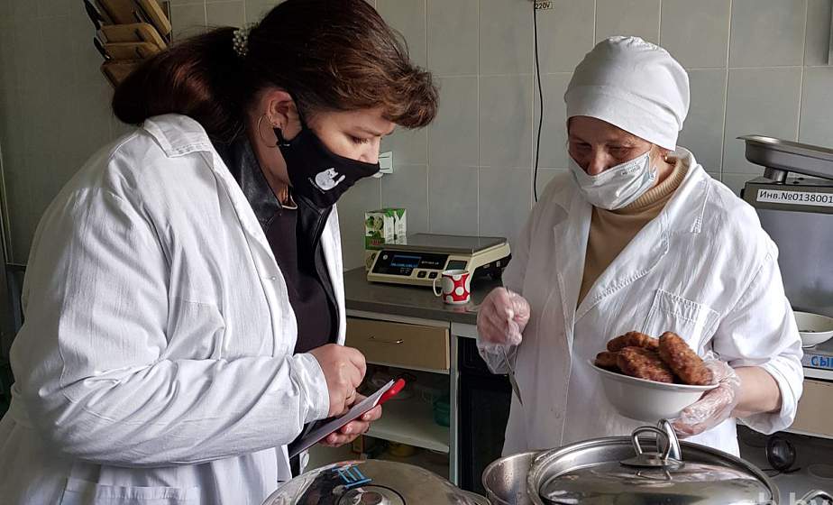 «Контролеры не могут постоянно бегать по школам и проверять холодильники». Гродненская область готова стать площадкой для инноваций в сфере детского питания «Контролеры не могут постоянно бегать по школам и проверять холодильники». Гродненская область готова стать площадкой для инноваций в сфере детского питания