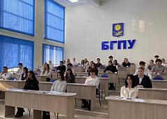 "Пришли 98,4% выпускников, троих удалили". Андрей Иванец рассказал, как прошло РЦЭ