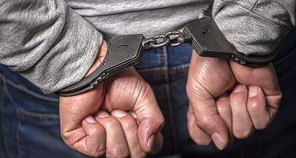 В Гродно руководитель службы охраны торговой сети фиктивно трудоустроил знакомых, а деньги присвоил