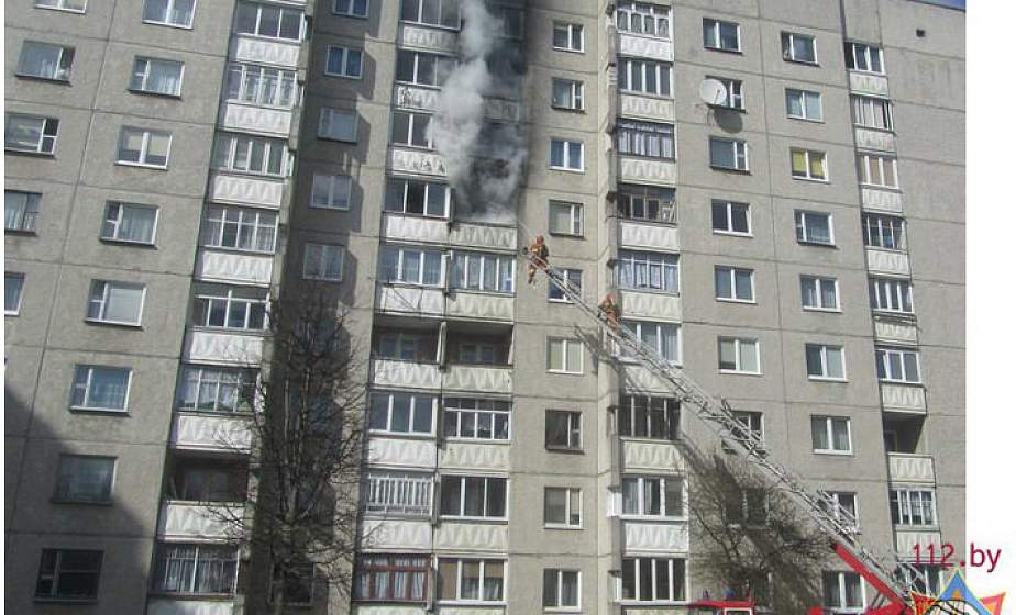 Из-за брошенного сверху окурка загорелся балкон в многоэтажке по улице Лиможа